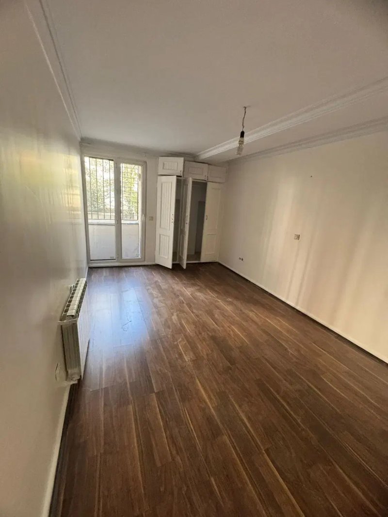 آپارتمان 230 متری سه خوابه در پاسداران تهران13662323659