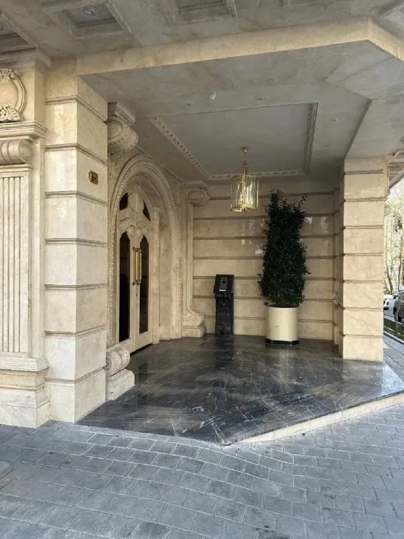 آپارتمان 180 متری سه خوابه در پاسداران تهران13662123639