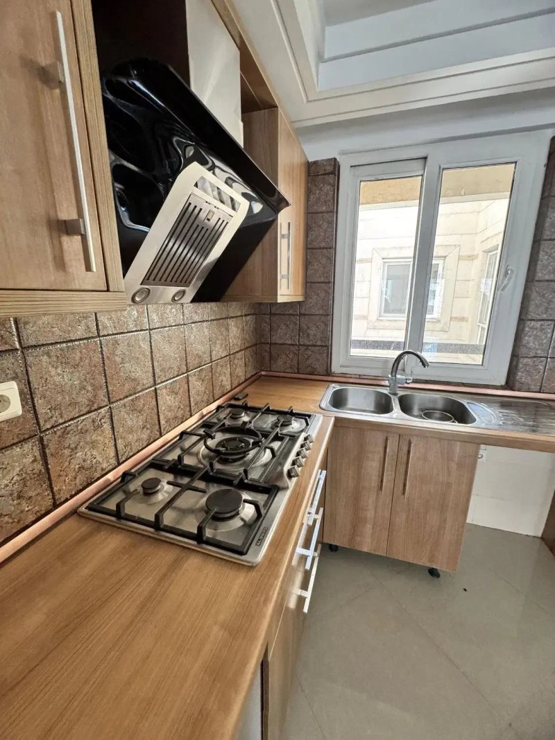 آپارتمان 230 متری سه خوابه در پاسداران تهران13662323657