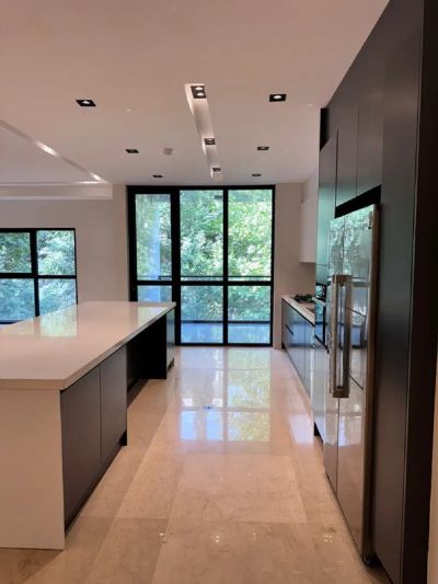 آپارتمان 195 متری سه خوابه در پاسداران تهران