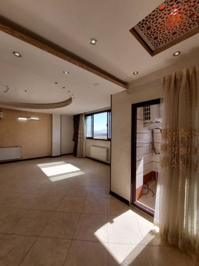 آپارتمان 125 متری دو خوابه در گلستان اصفهان