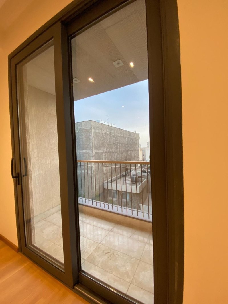 آپارتمان 240 متری سه خوابه در پاسداران تهران13661023600