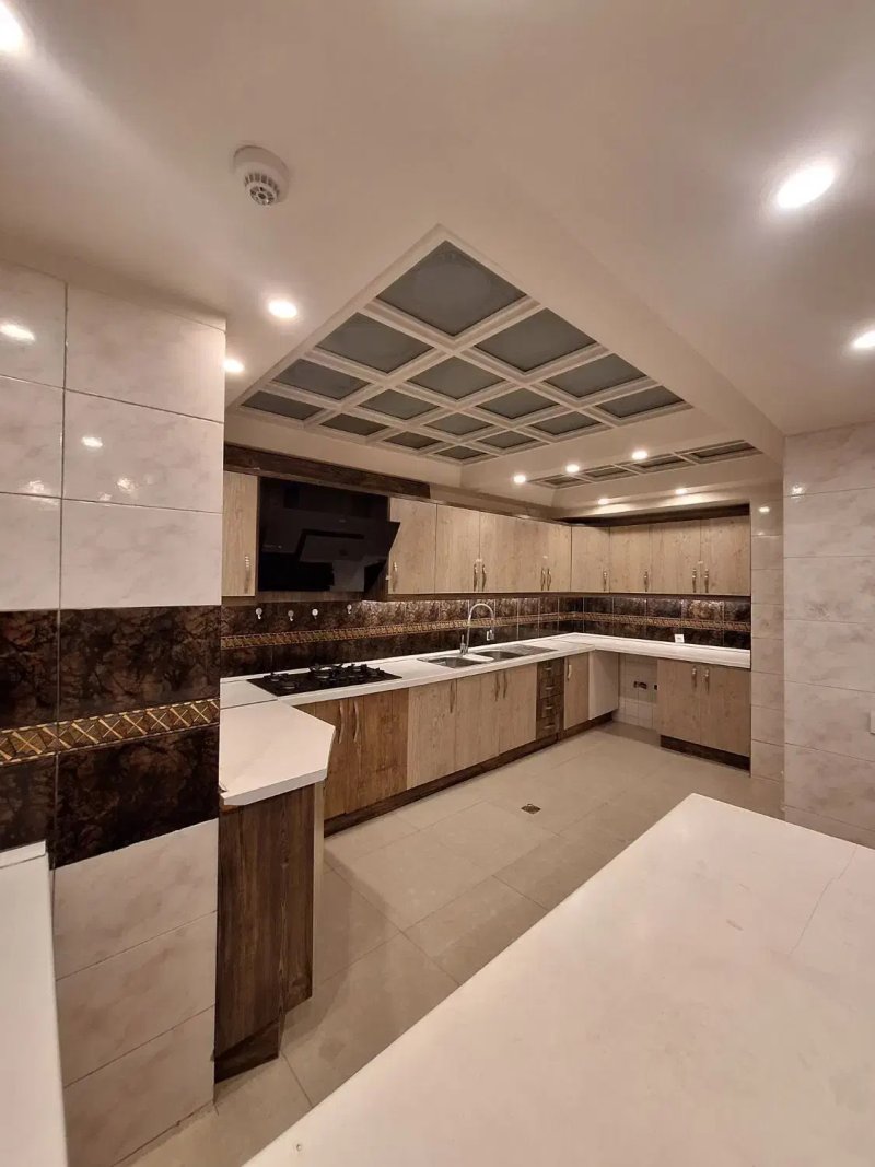 آپارتمان 190 متری سه خوابه در پاسداران تهران13670523816