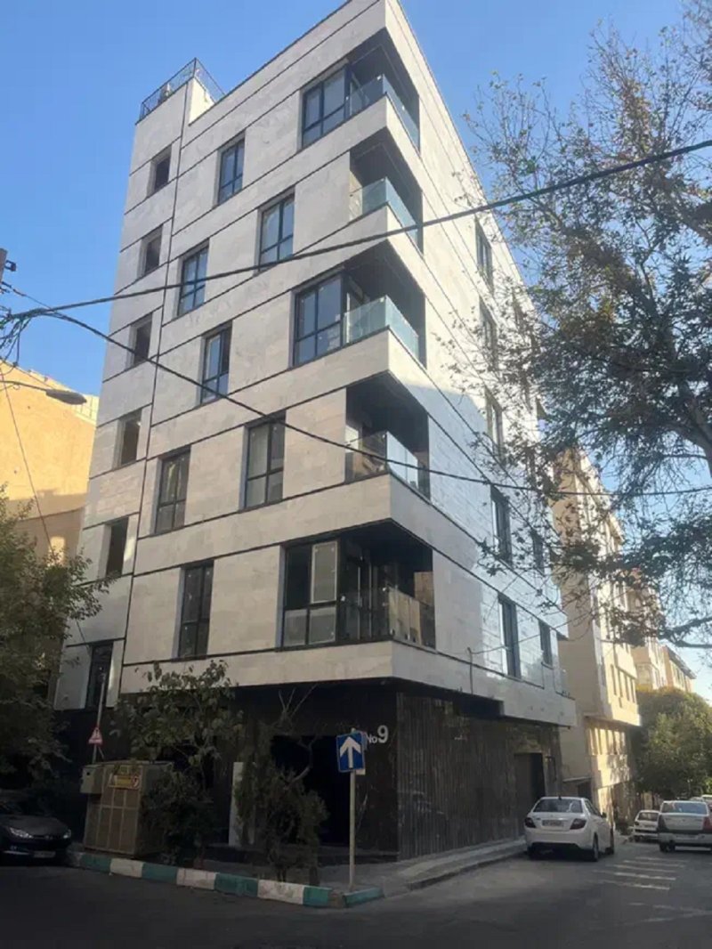 آپارتمان 200 متری سه خوابه در اختیاریه تهران13672923888