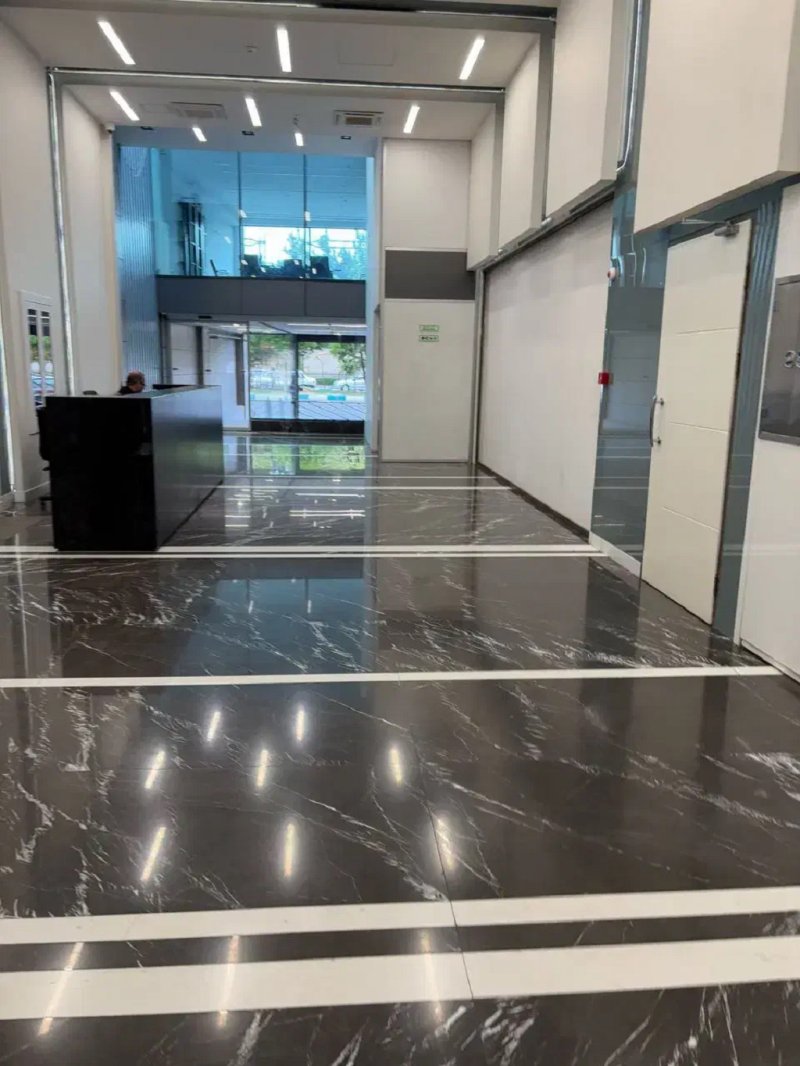 اداری 300 متری در پاسداران تهران13671523850