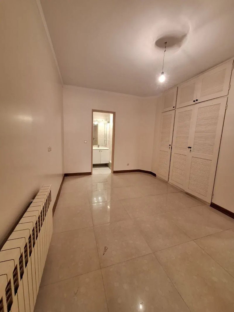 آپارتمان 190 متری سه خوابه در پاسداران تهران13670523817