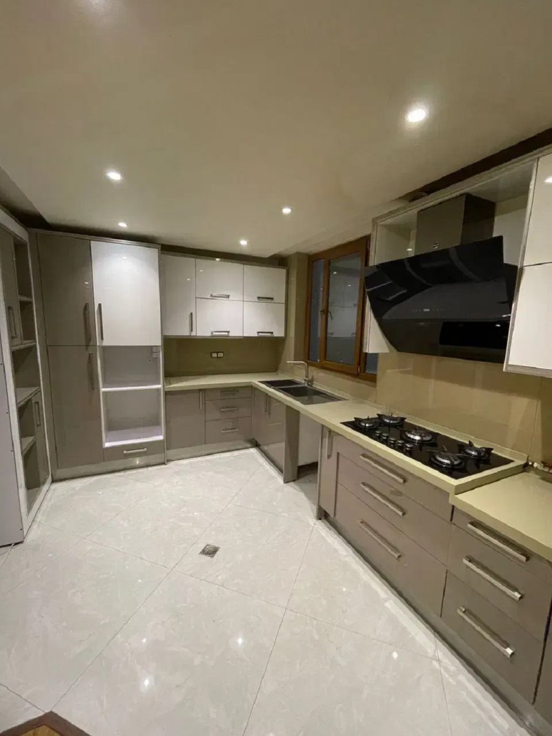 آپارتمان 150 متری سه خوابه در دروس تهران13672823886