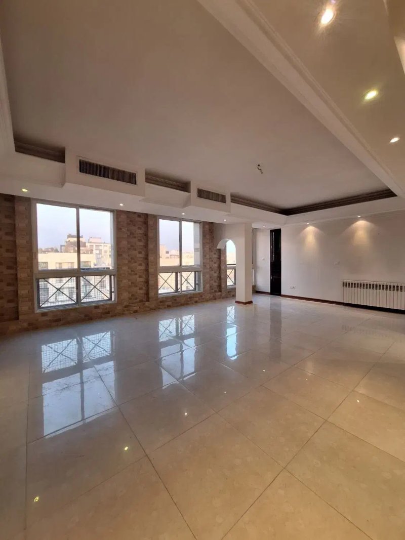 آپارتمان 190 متری سه خوابه در پاسداران تهران13670523815