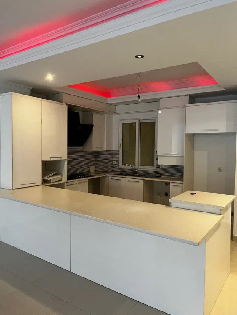 آپارتمان 110 متری دو خوابه در درکه تهران13676123962