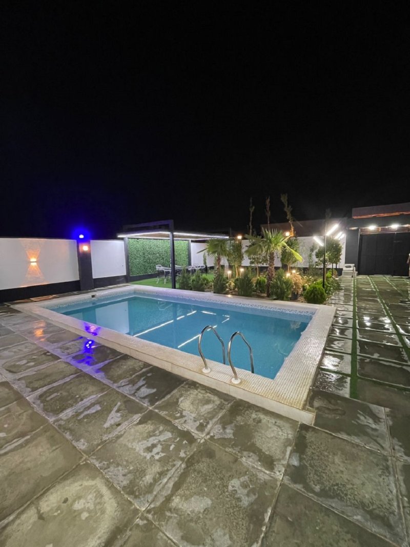 ویلا 490 متری دو خوابه در زکی آباد کرج13676323996