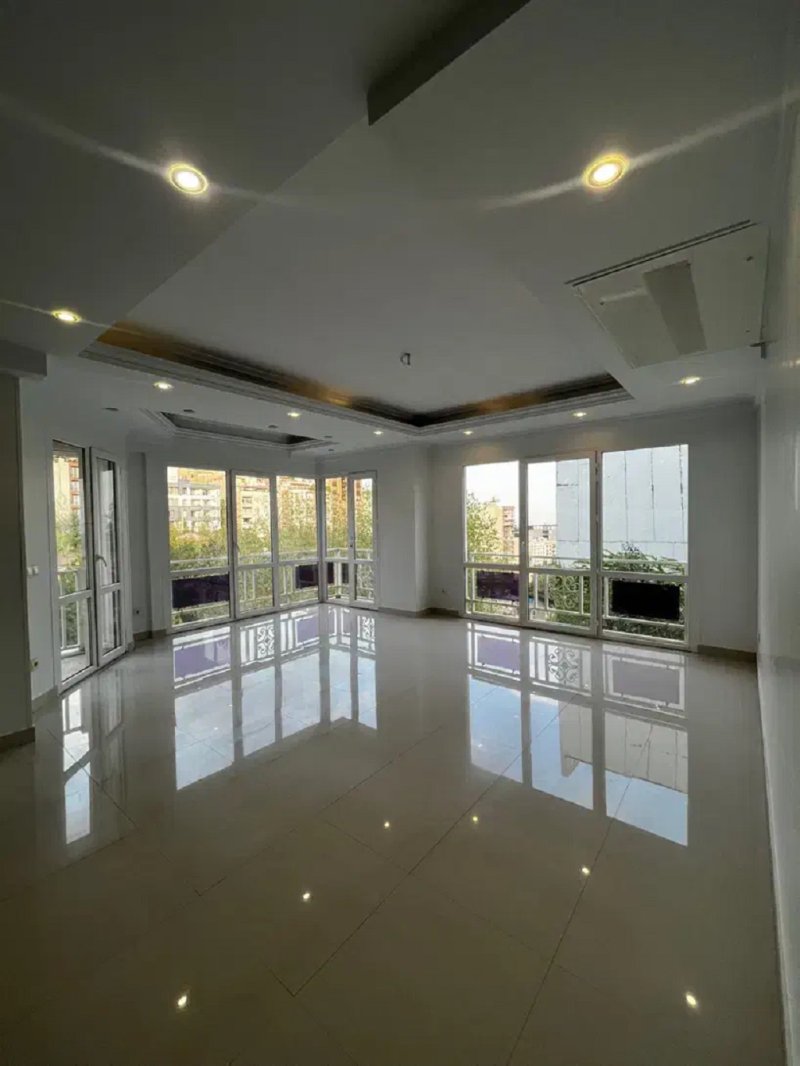 آپارتمان 140 متری دو خوابه در درکه تهران13676023949