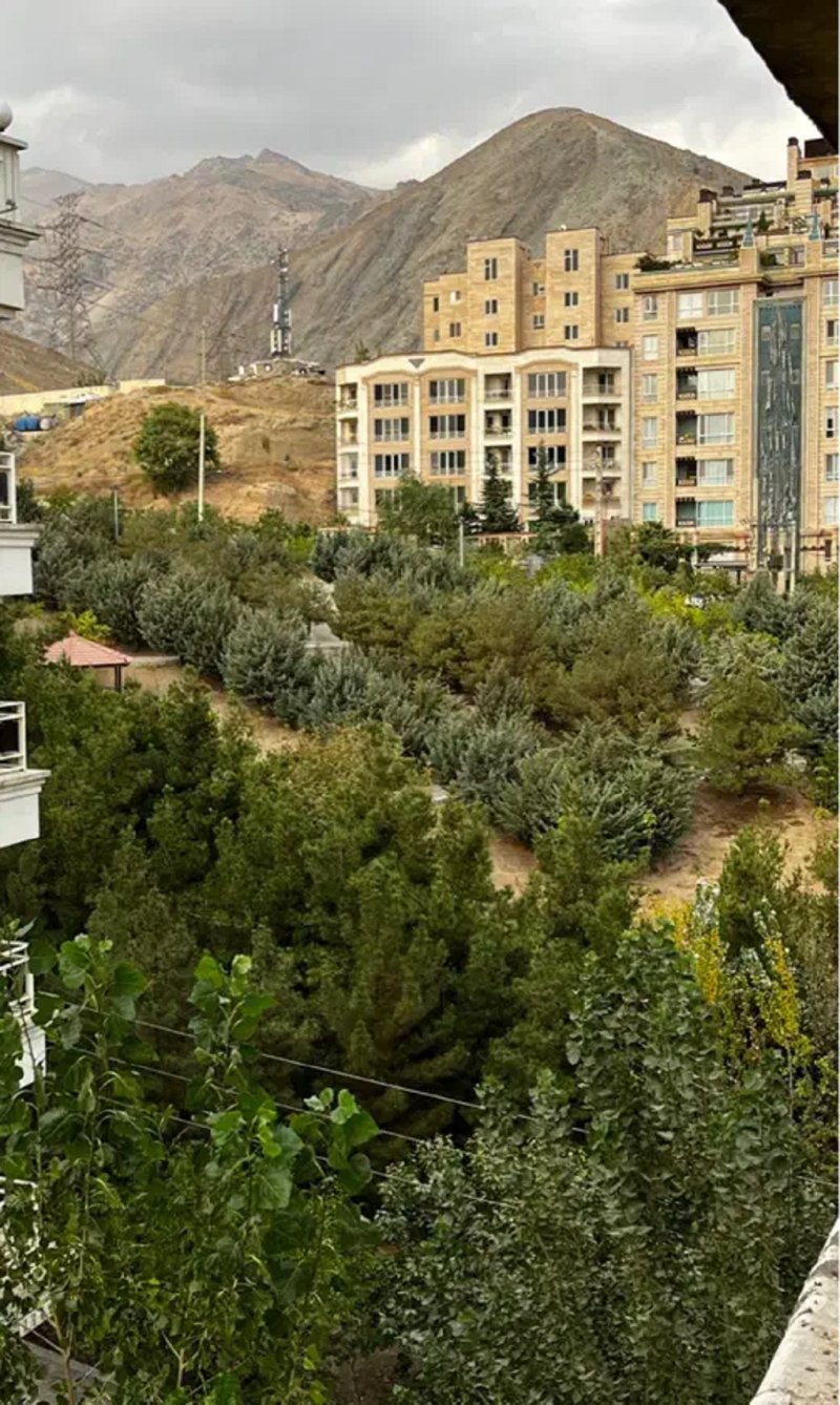 آپارتمان 110 متری دو خوابه در درکه تهران13676123969