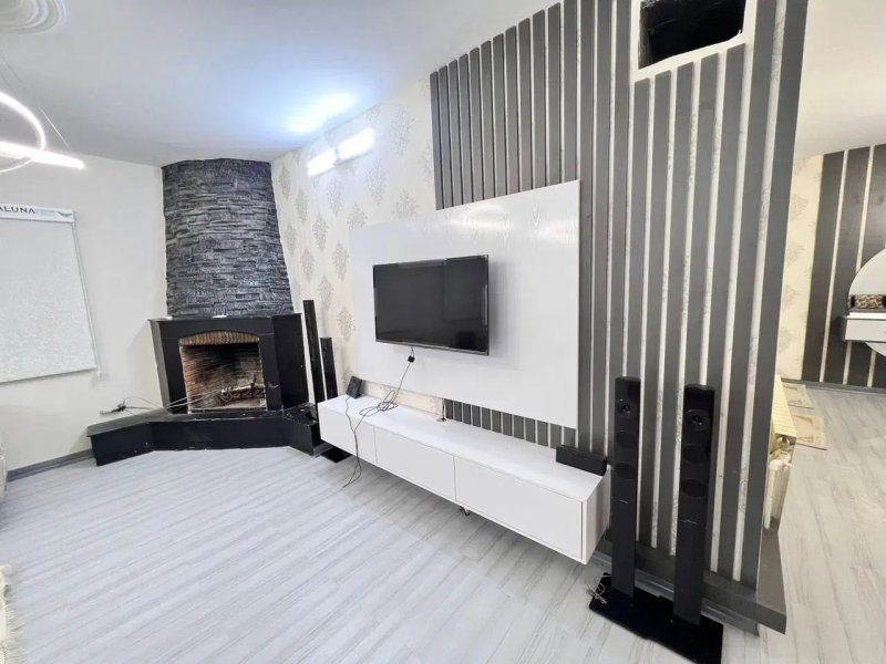 ویلا 1000 متری سه خوابه در چهارباغ کرج13691924489