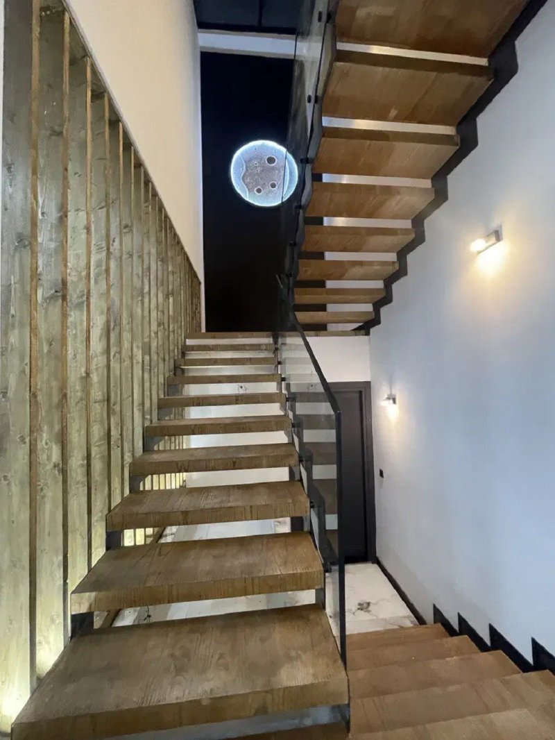 ویلا 500 متری سه خوابه در چهارباغ کرج13688624325