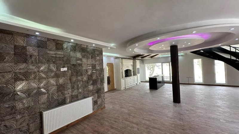 ویلا 1000 متری سه خوابه در چهارباغ کرج13688924353