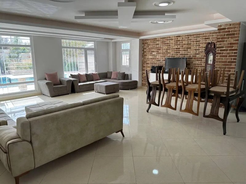 ویلا 1000 متری سه خوابه در چهارباغ کرج13690224437