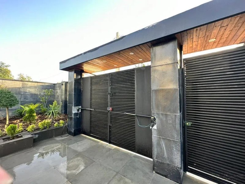 ویلا 500 متری سه خوابه در چهارباغ کرج13689324391