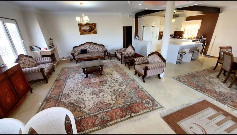 ویلا 1000 متری سه خوابه در چهارباغ کرج13689924411