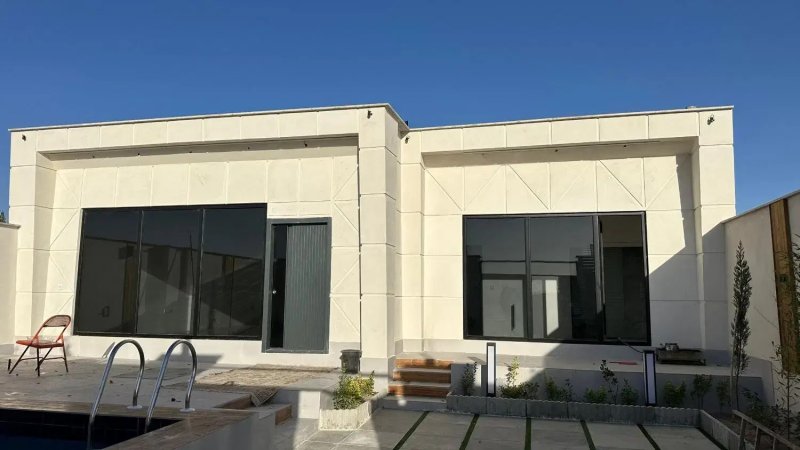 ویلا 200 متری دو خوابه در چهارباغ کرج13690024428