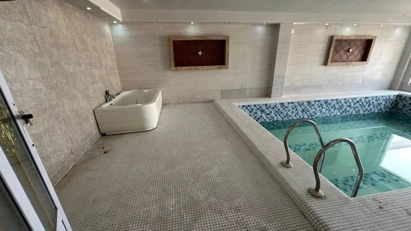 ویلا 1000 متری سه خوابه در چهارباغ کرج13688924364