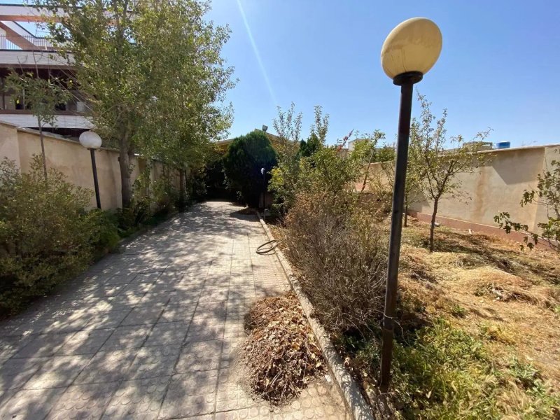 ویلا 500 متری دو خوابه در چهارباغ کرج13688824344