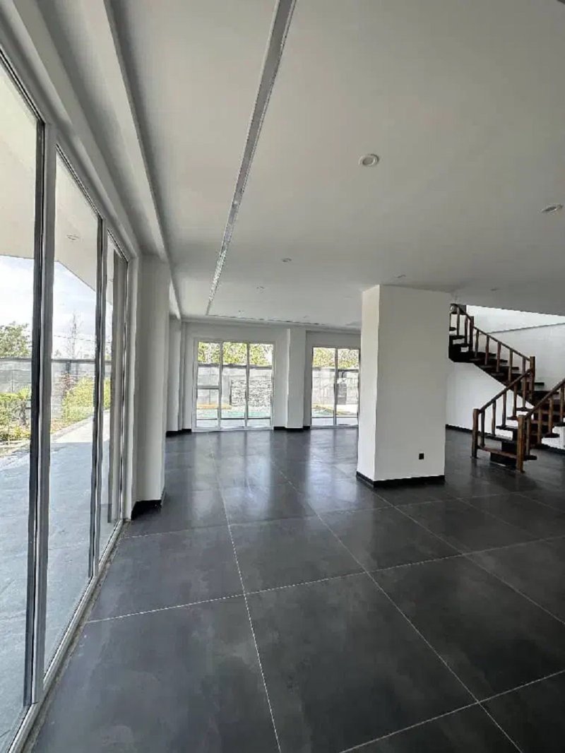 ویلا 500 متری سه خوابه در چهارباغ کرج13689324387