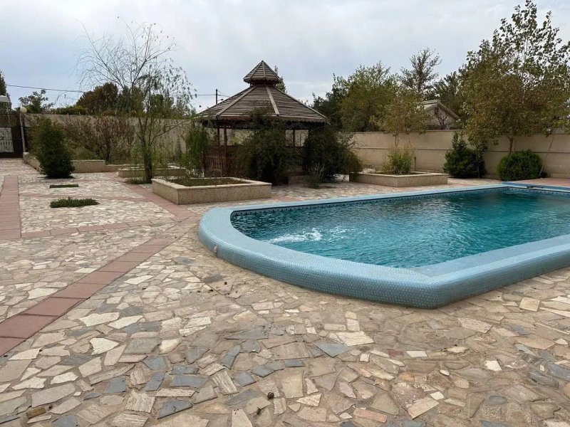 ویلا 1000 متری سه خوابه در چهارباغ کرج13690224435