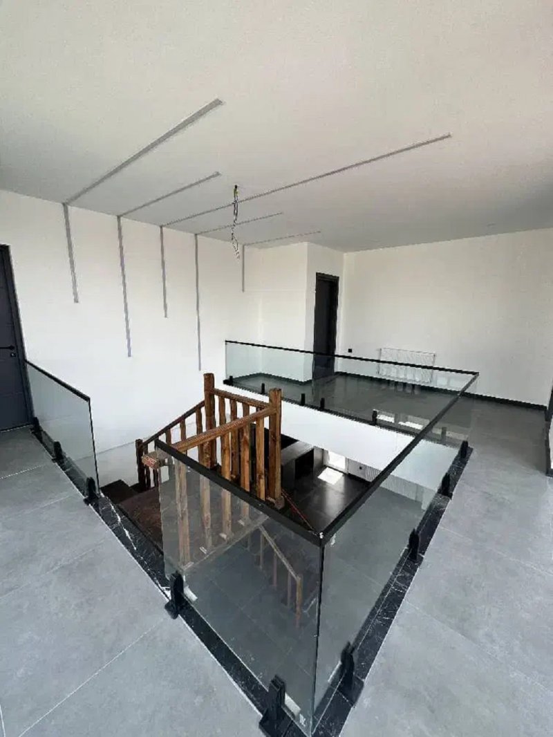 ویلا 500 متری سه خوابه در چهارباغ کرج13689324383