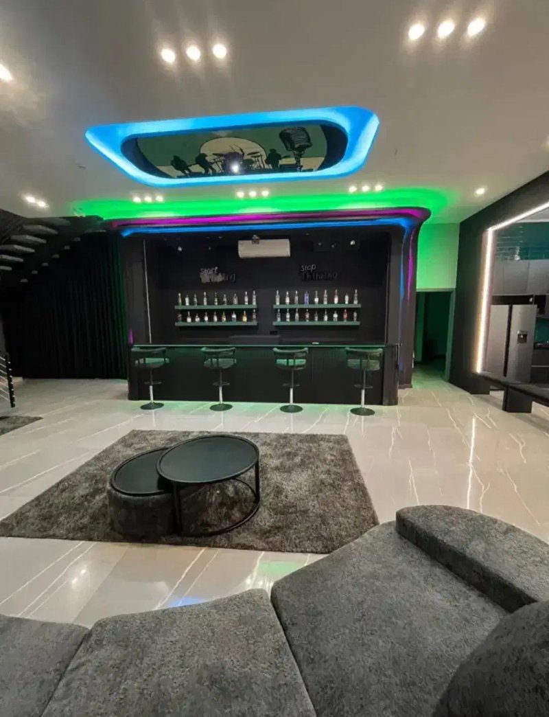 ویلا 1000 متری سه خوابه در چهارباغ کرج13688724334