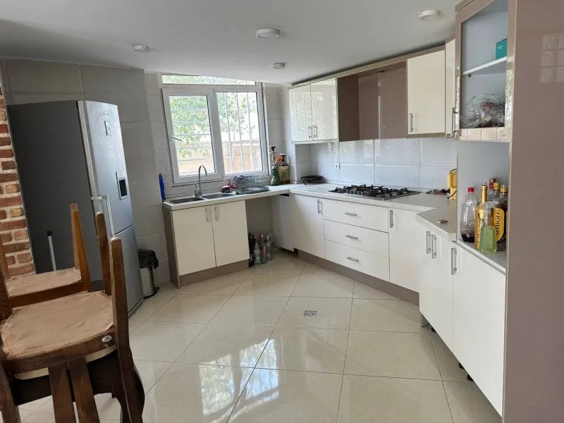 ویلا 1000 متری سه خوابه در چهارباغ کرج13690224438