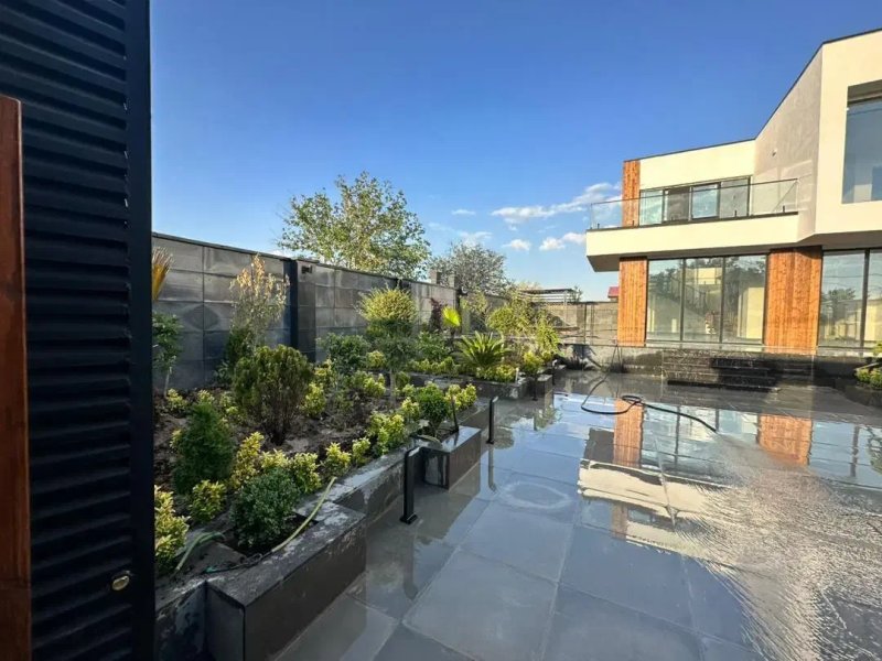 ویلا 500 متری سه خوابه در چهارباغ کرج13689324381