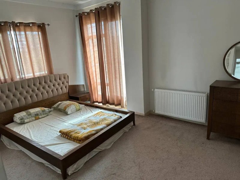 ویلا 1000 متری سه خوابه در چهارباغ کرج13690224439