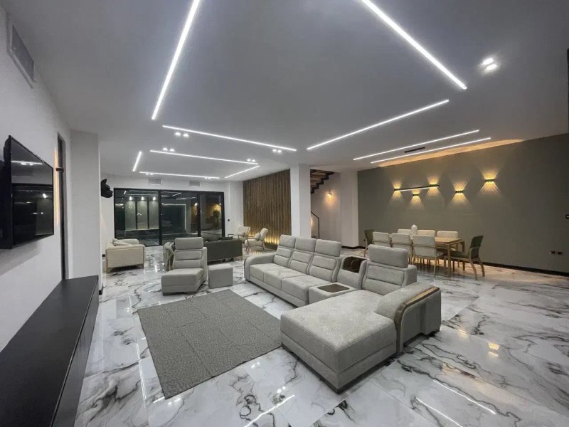 ویلا 500 متری سه خوابه در چهارباغ کرج13688624315