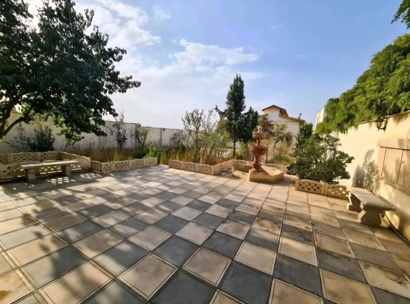 ویلا 1000 متری سه خوابه در چهارباغ کرج13688924351