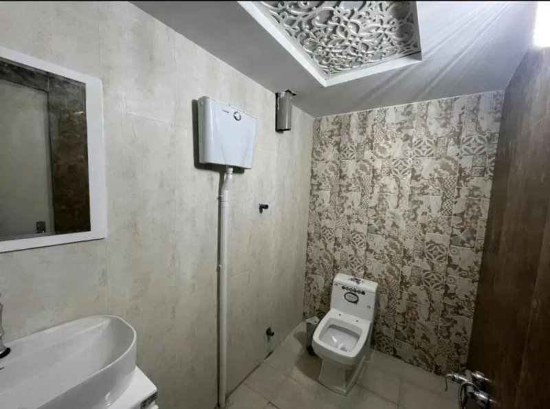 آپارتمان 135 متری دو خوابه در صادقیه اسلام شهر13686424220