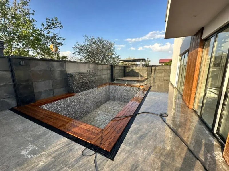 ویلا 500 متری سه خوابه در چهارباغ کرج13689324382