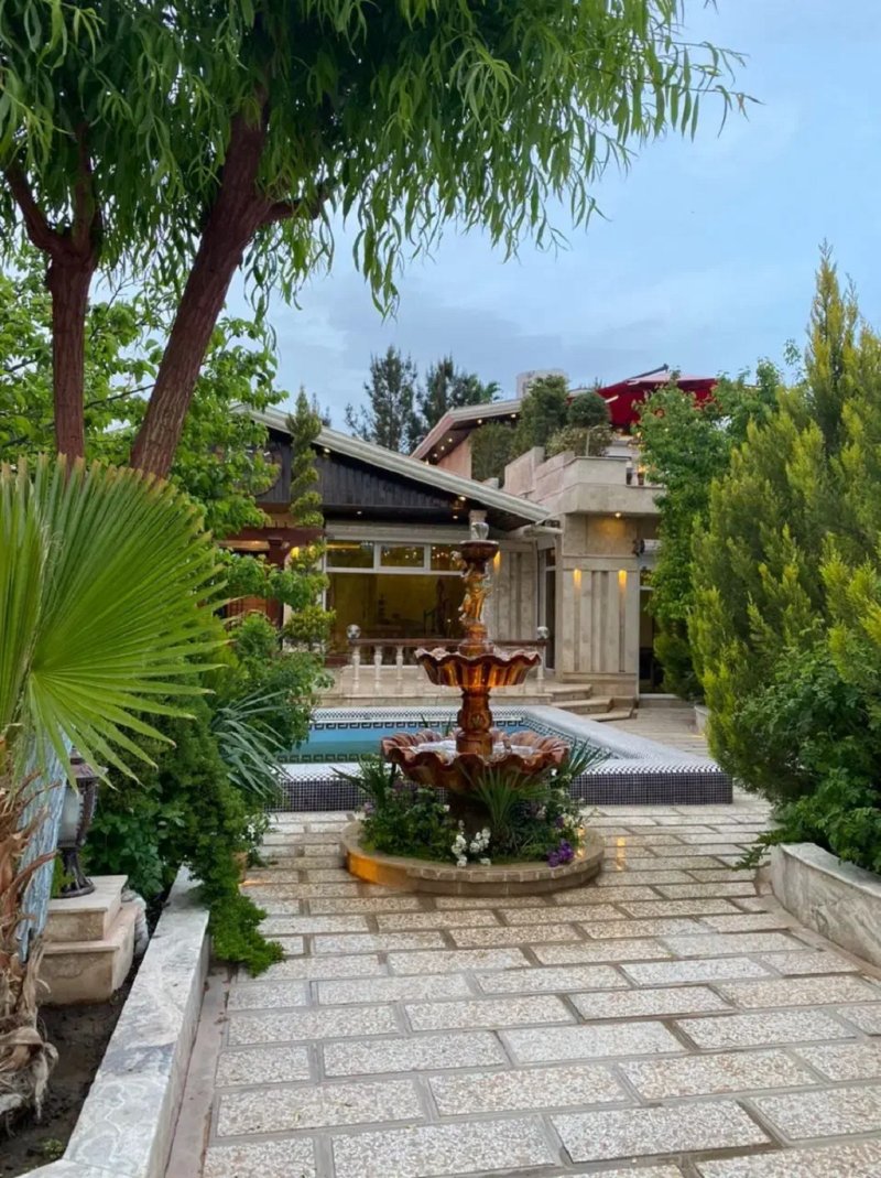 ویلا 1000 متری سه خوابه در چهارباغ کرج13689524395