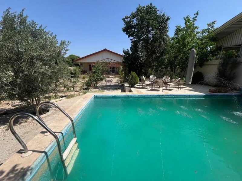 ویلا 1000 متری دو خوابه در چهارباغ کرج13688324292