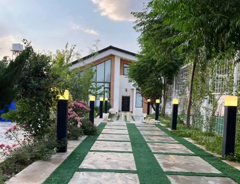 ویلا 1000 متری سه خوابه در چهارباغ کرج13689624401