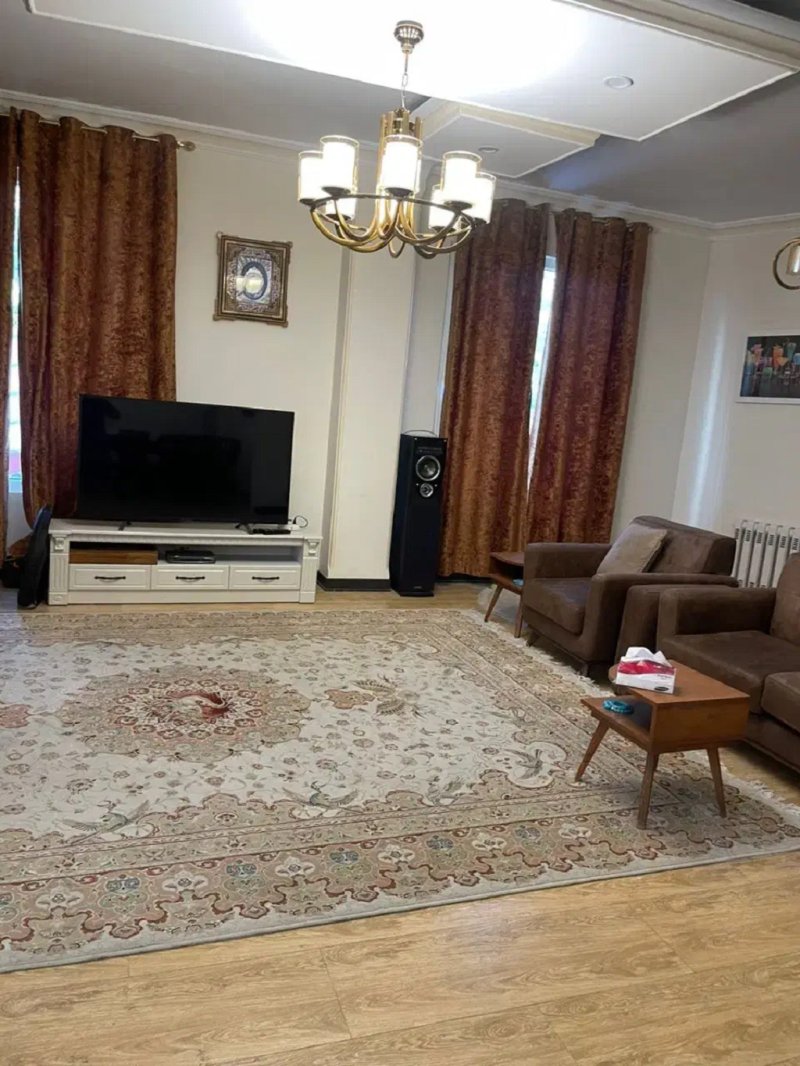 ویلا 1000 متری دو خوابه در چهارباغ کرج13688424305