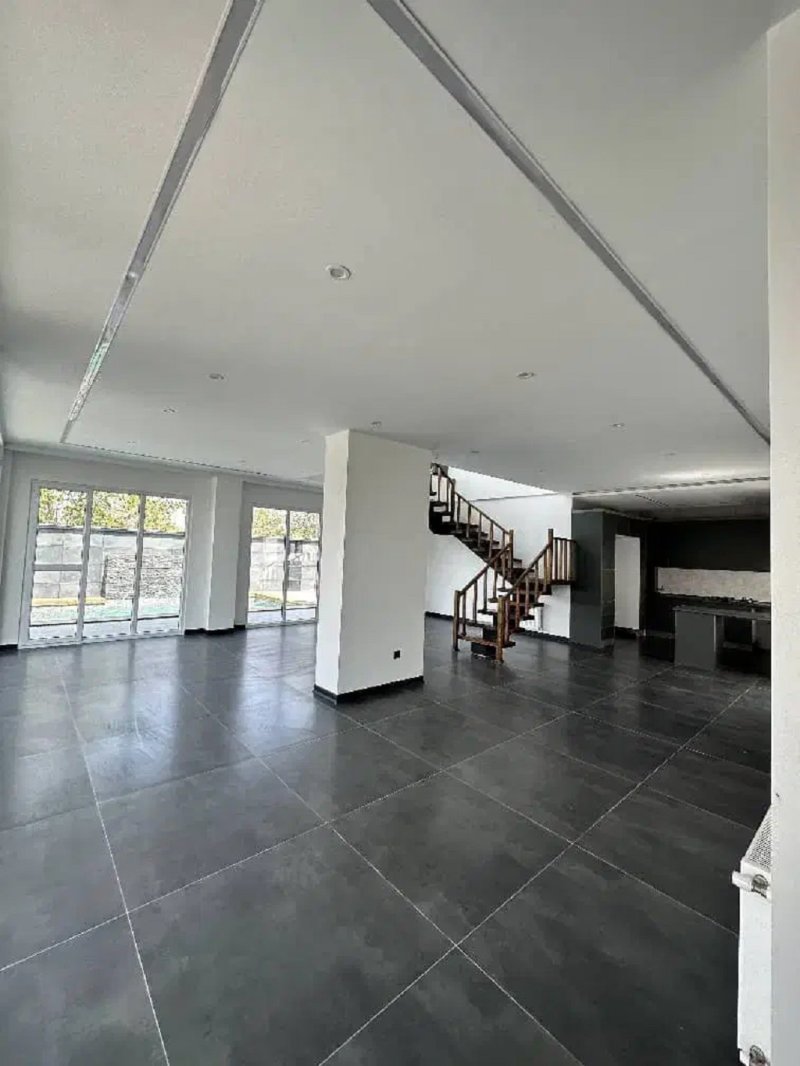 ویلا 500 متری سه خوابه در چهارباغ کرج13689324389