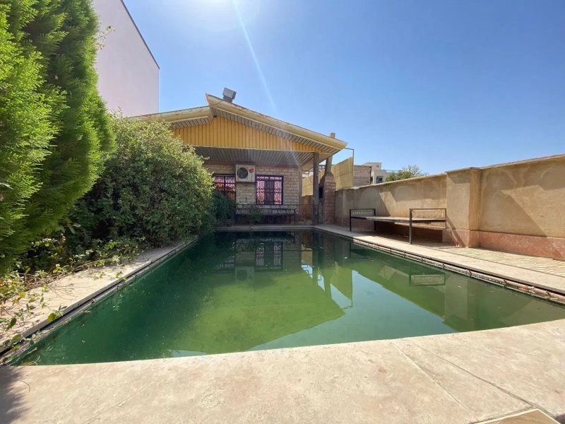 ویلا 500 متری دو خوابه در چهارباغ کرج13688824341