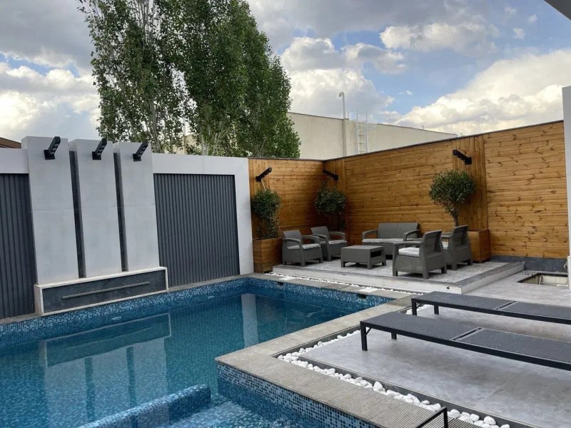 ویلا 500 متری سه خوابه در چهارباغ کرج13688624318