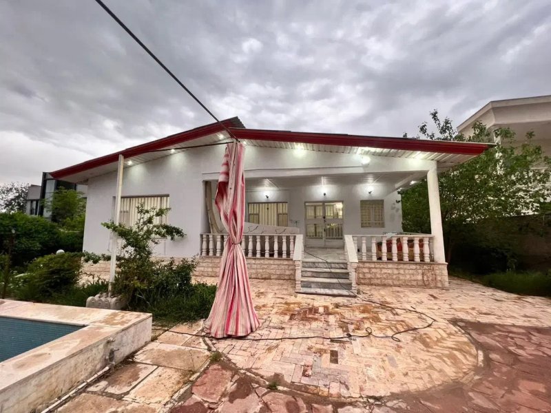 ویلا 1000 متری سه خوابه در چهارباغ کرج13691924487