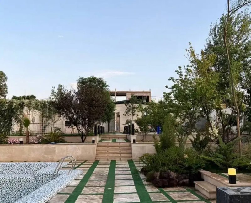 ویلا 1000 متری سه خوابه در چهارباغ کرج13689624402