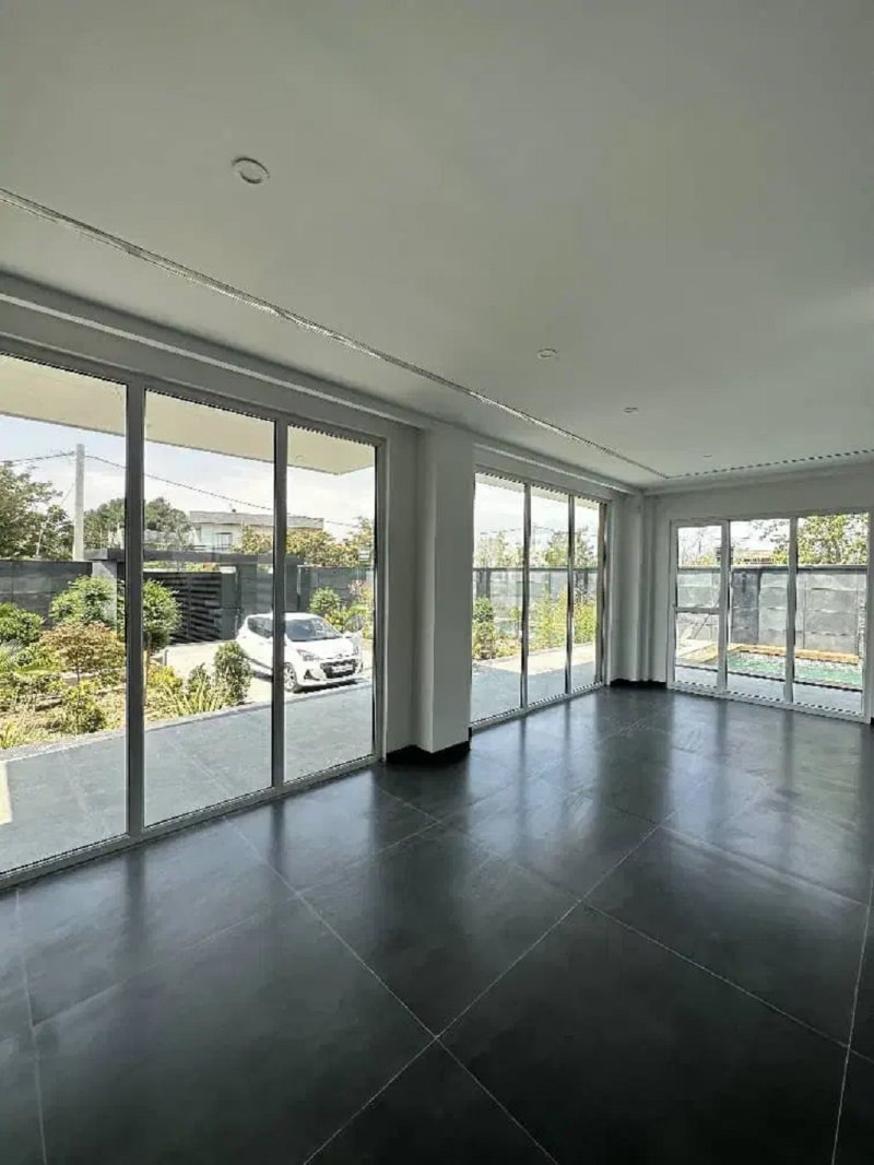 ویلا 500 متری سه خوابه در چهارباغ کرج13689324384