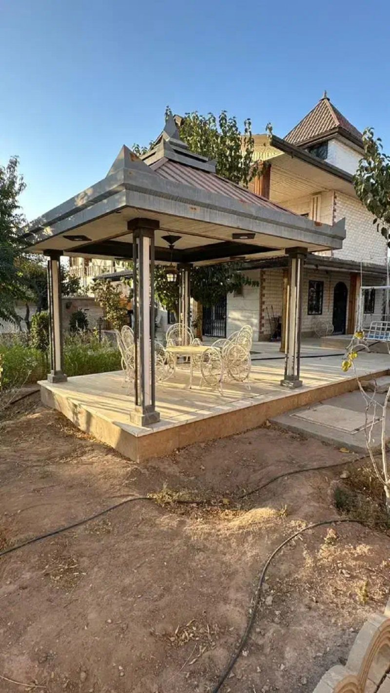 ویلا 1000 متری سه خوابه در چهارباغ کرج13690924467