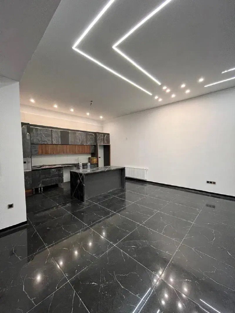 ویلا 250 متری دو خوابه در شهرک زعفرانیه کرج13697924660