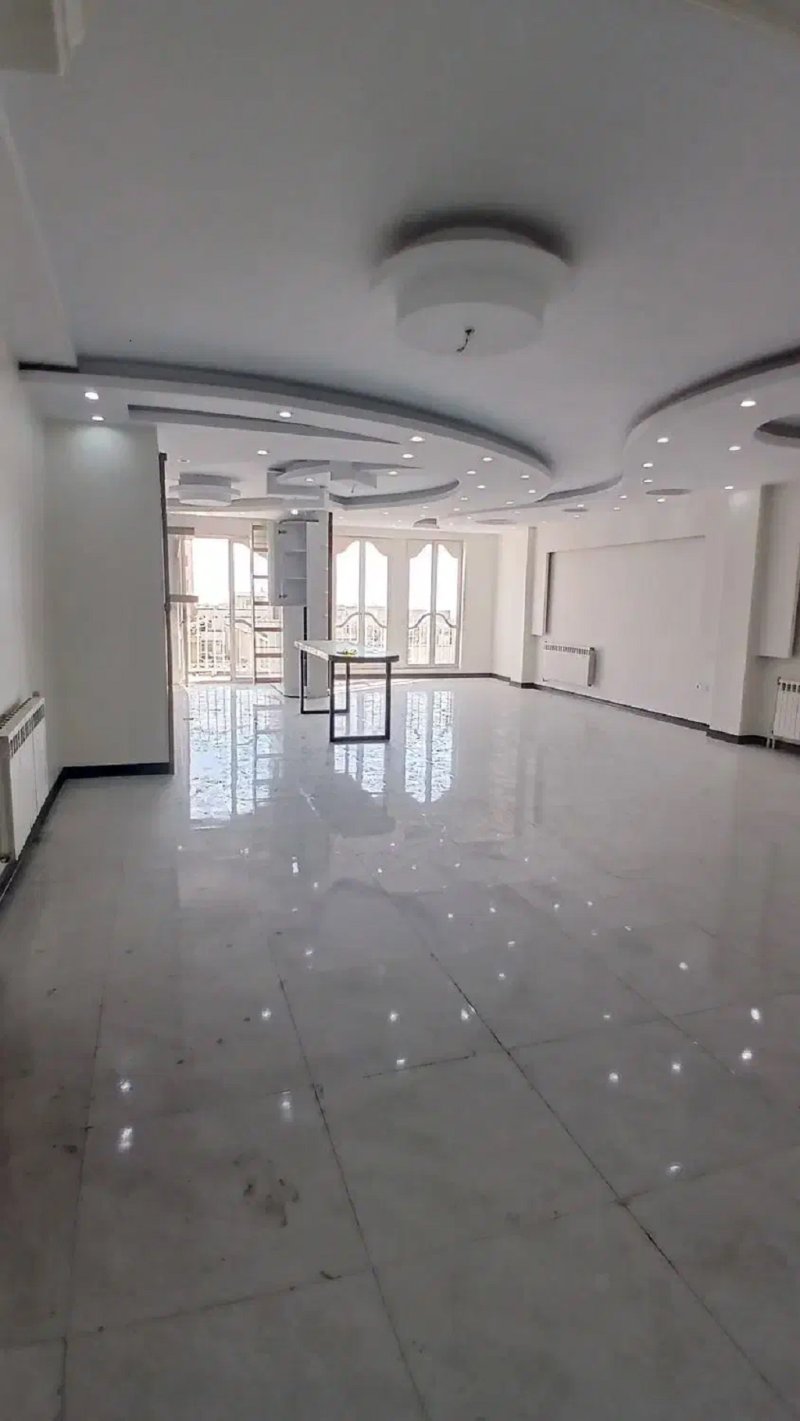 آپارتمان 140 متری سه خوابه در شهرک غرب تهران13707124875