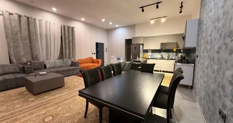 ویلا 1000 متری دو خوابه در شهرک زعفرانیه کرج13697824652